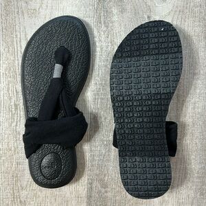 Sanuk yoga mat thong sandals size 5(fit size 6) brand new